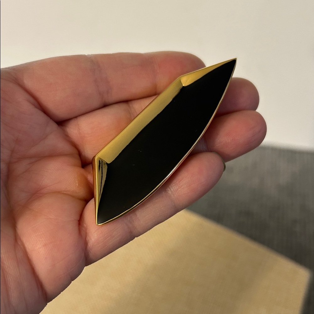 MONET abstract brooch sleek black enamel and goldtone art deco modernist vibe - Picture 6 of 7